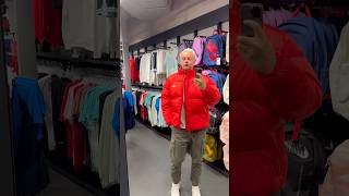 КАКУЮ из этих двух выбрать ❤️ или 🧡 nike nikeoutlet nikeoutletriga одежда стиль трендызимы [upl. by Ignatz276]