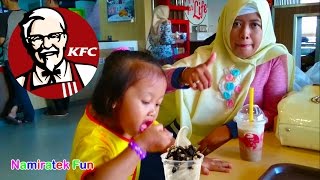 2 Mainan Anak Pakai Baju Pikachu Pokemon dengan Mama Minum Es Krim yang Lezat amp Yummy [upl. by Revell]