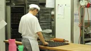 Florentiner  Herstellung in der Bäckerei Josef Hinkel Düsseldorf [upl. by Amron119]