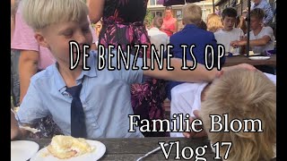 Familie Blom De benzine is op vlog 17 [upl. by Annaer]