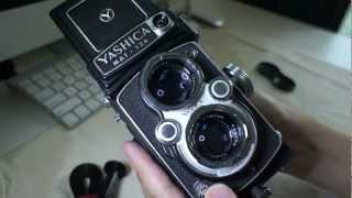 Yashica Mat 124 Twin Lens Reflex TLR Operations [upl. by Nyvets]