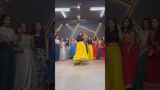 Chalka Chalka re  Dance video  Bollywood bollywoodsongs chalkachalkare [upl. by Ylicec954]