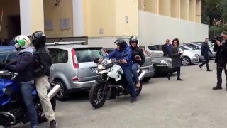 Salerno gli uomini dei Falchi della Polizia in azione in città [upl. by Namolos446]