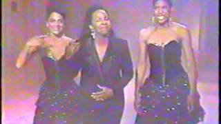 Gladys Knight Love Overboard  Live in St Louis MO 04092022 [upl. by Emerson943]