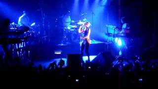 Robyn live  First Ave quotDancing On My Ownquot [upl. by Loss514]