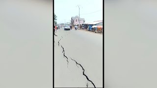 Volcan Nyiragongo deux longues fissures apparaissent à Goma  AFP Images [upl. by Brazee]