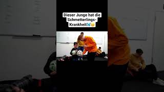 Er muss jeden Tag seinen Verband wechseln 🤕 shorts jannikfreestyle [upl. by Artima21]