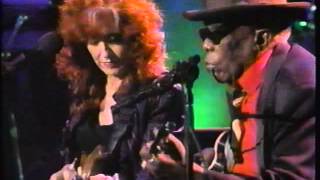 Bonnie Raitt John Lee Hooker In The Mood live from Santa Barbara 1994 concert performance [upl. by Landan]