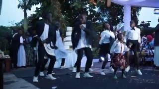 Kadondo style wedding performance with Ghetto Kids [upl. by Adela310]