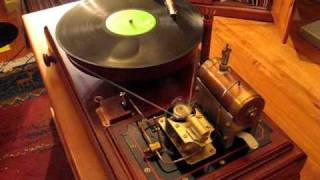 God save the Queen  in steam A Steampunk record player [upl. by Afas]