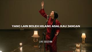 Mitty Zasia  Yang Lain Boleh Hilang Asal Kau Jangan Live acoustic amp Choir [upl. by Ydurt642]