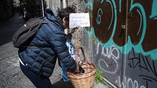 Napoli quotpanaro solidalequot il ragù per i poveri ai tempi del coronavirus [upl. by Hedwiga373]