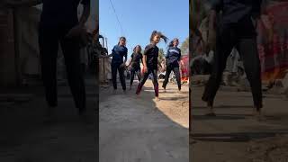 Gully girls freestyle dance Lela me Lela song par  udaysingh colorstv gully girls [upl. by Nodnrb274]