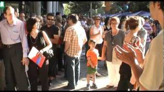 Flash Mob Òpera a lOutlet al Carrer dIgualada 12 [upl. by Hall]