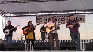 KENNY AND AMANDA SMITH  Blythe Bluegrass Festival quotBlues Down In Kentuckyquot [upl. by Ainelec]