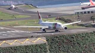 Aterragem no Aeroporto da Madeira Easyjet Descolagem da TAP Portugal Airbus A330200 [upl. by Sclar659]