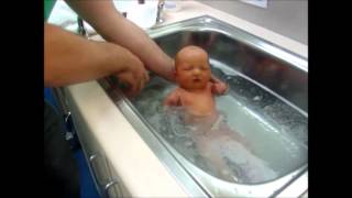 How to wash or bathe a newborn baby [upl. by Aehsal78]