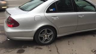 Звук выхлопа Е500 2004 год Exhaust sound E500 Mercedes Benz w211 [upl. by Nerrual]