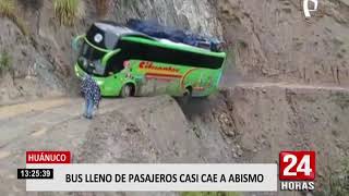 ¡De infarto bus lleno de pasajeros estuvo a punto de caer a un abismo [upl. by Paula]