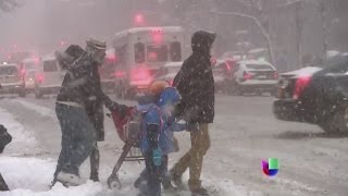 Tormenta invernal paraliza el este de Estados Unidos  Noticiero Univisión [upl. by Olotrab]