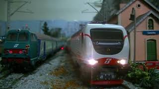 Plastico H0 Italia Treni Freccia III FrecciaBianca i [upl. by Fortuna]