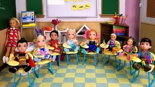 School started  Elsa and Anna toddlers  first day  new students  Barbie is teacher  classroom [upl. by Michelina]