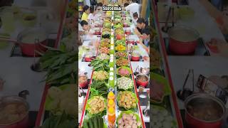 En este restaurante sirven comida en botes en lugar de platos facts ytshorts ytviral hechos [upl. by Ramirol]