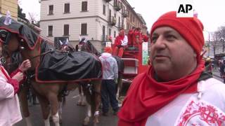 Battle of the oranges at carnival of Ivrea [upl. by Amalbena]