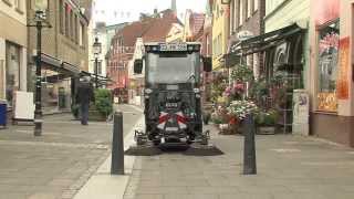 Citymaster 600  Hako Barredora Vial Compacta para Limpieza de calles [upl. by Deehahs]