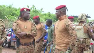 Le Président de la Transition Capitaine Ibrahim TRAORE visite des unités combattantes en formation [upl. by Goode]