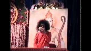 19890301Sai Baba darshan in Muddenahalli [upl. by Droc]