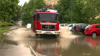 Einsatzfahrt HLF 20 Feuerwehr Kamenz im Hochwasser [upl. by Adnaloy855]