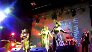 The Flirtations live at Le Beat Bespoke 5 [upl. by Devona]