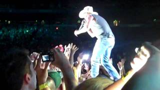 Kenny Chesney  Seattle No Shoes No Shirt No Prob Sandbar [upl. by Adda]