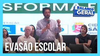 Prefeitura de SP lança campanha contra evasão escolar em parceria com a Unesco [upl. by Ahsaelat]