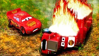 Disney Pixar Cars Red Mack Hauler Crash Starts Fire Frozen Cars 3 Toys FULL Movie Lightning McQueen [upl. by Nevs]