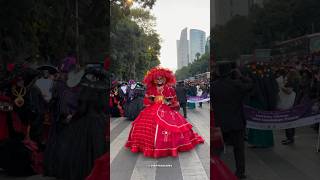 Desfile de catrinas en la Ciudad de México [upl. by Ahsrat600]