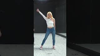 MOMOLAND “Thumbs Up” DANCE PRACTICE  JooE FOCUS [upl. by Knudson]