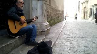 Prohibición de músicos callejeros en el Albaicín Granada [upl. by Ahsekyw73]