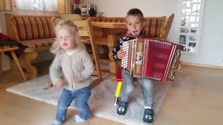 Steirische Harmonika Sternpolka mit Florian 5 Jahre alt [upl. by Aihsikal814]