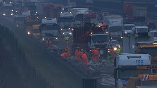 Maxi incidente sulla A4 tamponamento a catena tra camion un morto Traffico in tilt [upl. by Clute]