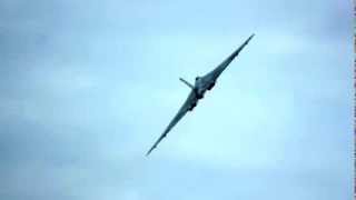 Vulcan XH558 take off from Doncaster in pictures [upl. by Hildegaard]