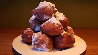 Hoe maak je oliebollen  Heerlijk en eenvoudig recept om zelf oliebollen te bakken [upl. by Aihsoem]