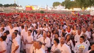 Fêtes de Bayonne 2022  quotHegoakquot par les festayres et Anne Etchegoyen à louverture [upl. by Ahsinav258]