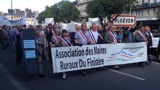 Les élus ruraux manifestent devant la Préfecture [upl. by Bari]