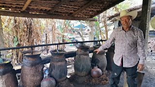 Destilación de Mezcal en ollas de Barro con don Mino en El Moral mpio Sahuayo [upl. by Ikilisav387]