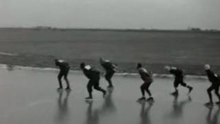 Jeen van den Berg wint Elfstedentocht 1954 [upl. by Ilsel]