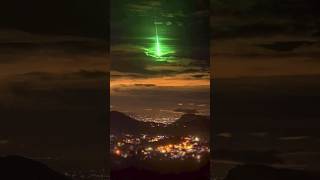 Así se vio el Cometa Verde desde diferentes países 😍💚 Shorts CometaVerde [upl. by Ennovahc]