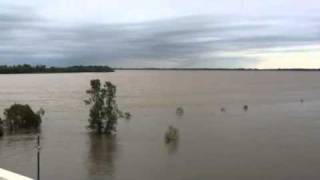 Mississippi River Flood 4302011 Caruthersville Missouri [upl. by Asamot]