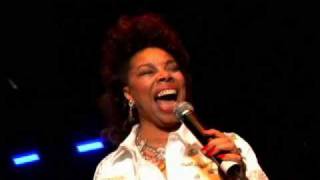 Millie jackson live  i wish it would rain down great moment of pleasure [upl. by Jehu]